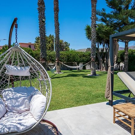 Villa Dolmen Beach 阿沃拉 外观 照片